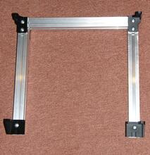 Vrchní část rámu a další praskající plastové součástky. 